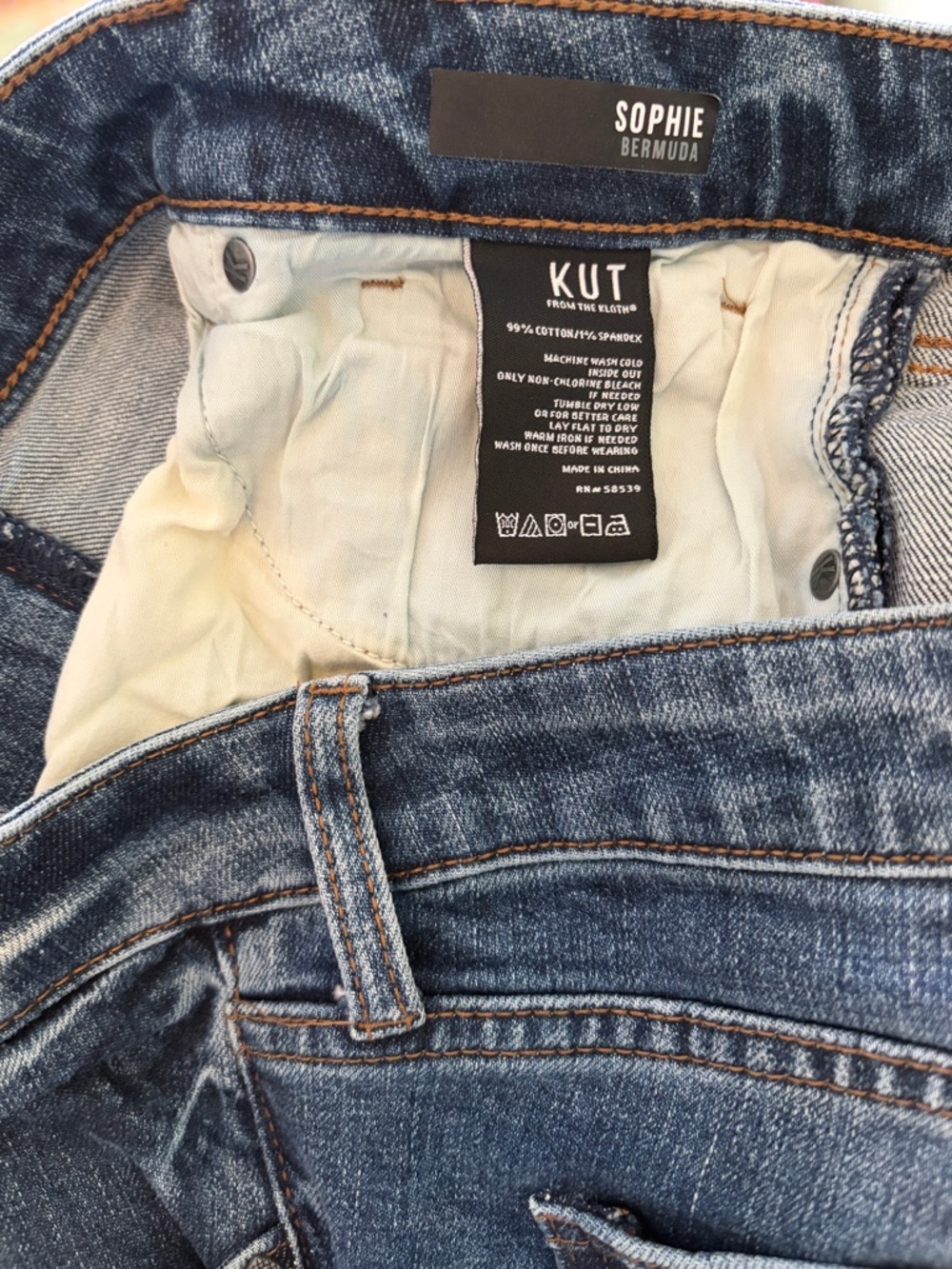 KUT From The Kloth “Sophie” Jean Shorts 16 - Picture 5 of 5